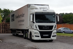Hunts-MAN-Articulated-truck-with-trailer
