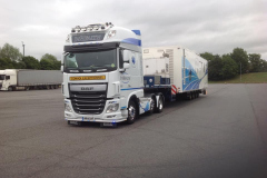 INHEALTH DAF XF Articulated truck with large load
