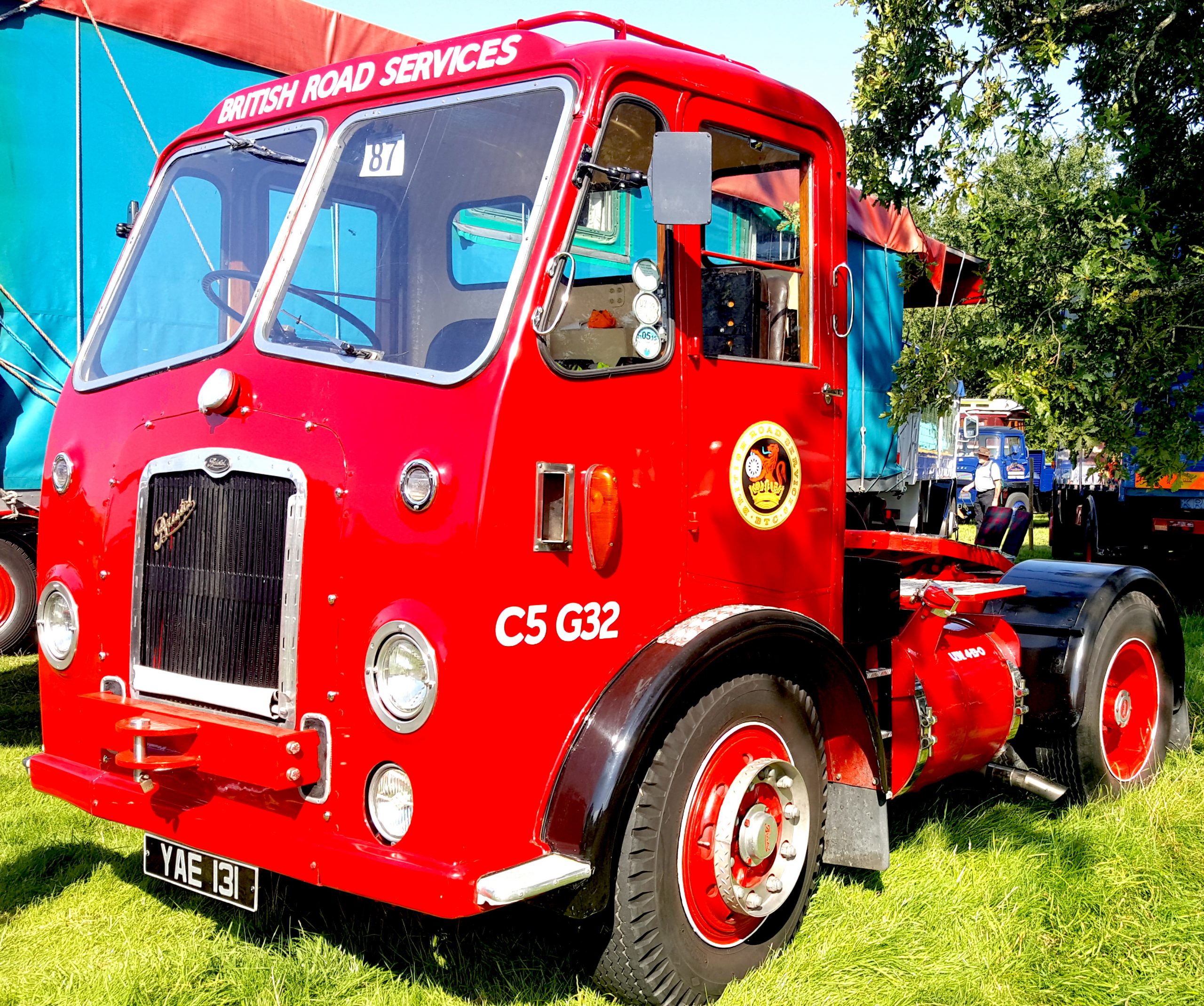 Vintage-Truck-Tractor-Unit-scaled