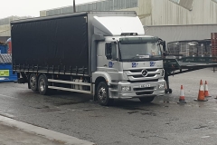 GIT Mercedes 6 wheel Curtainsider Rigid truck with lift axel