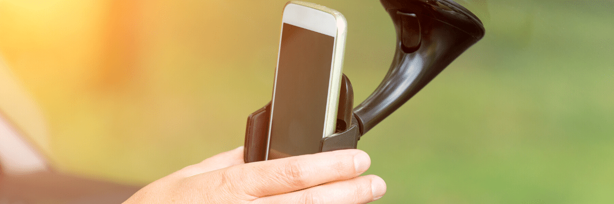 Best mobile phone holder for truck drivers