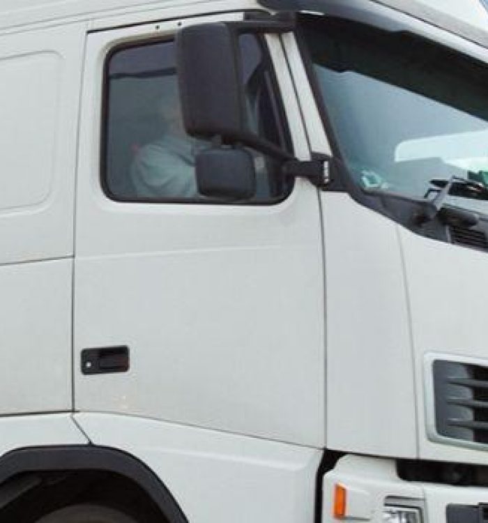 24V Lunch Box Heating Food In an HGV Truck