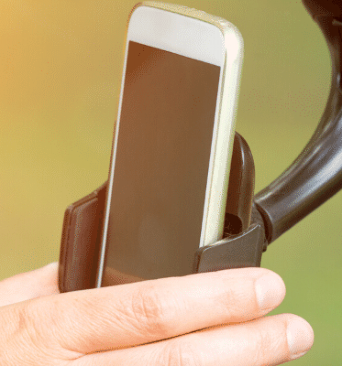 Best mobile phone holder for truck drivers